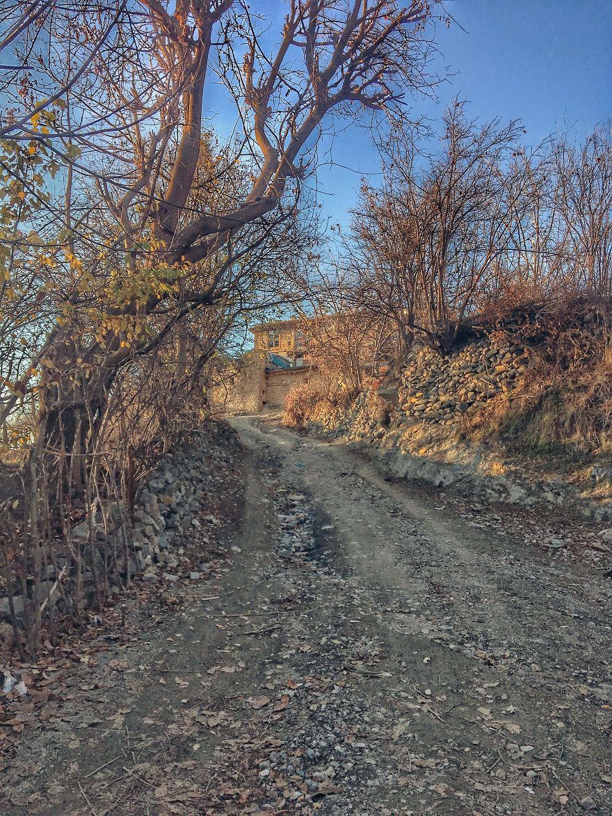 Artist Turns His Surrounding Environment From Abandoned Places And Small Abstract Details Into Elegance Pieces Of Art