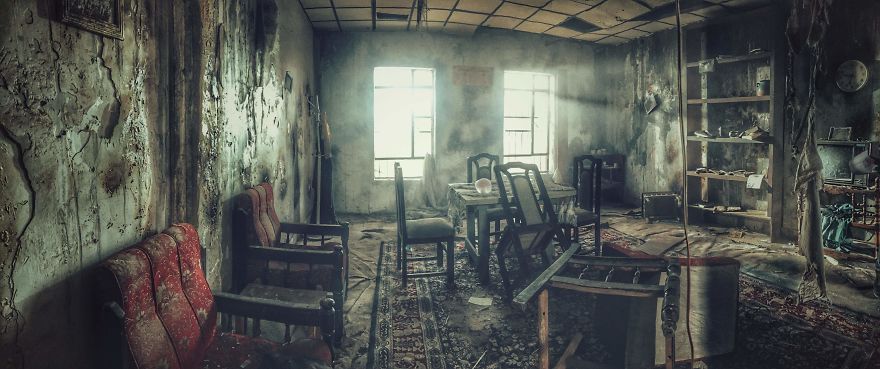 Artist Turns His Surrounding Environment From Abandoned Places And Small Abstract Details Into Elegance Pieces Of Art