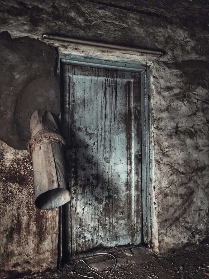 Artist Turns His Surrounding Environment From Abandoned Places And Small Abstract Details Into Elegance Pieces Of Art