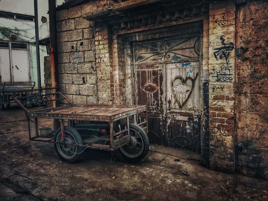 Artist Turns His Surrounding Environment From Abandoned Places And Small Abstract Details Into Elegance Pieces Of Art