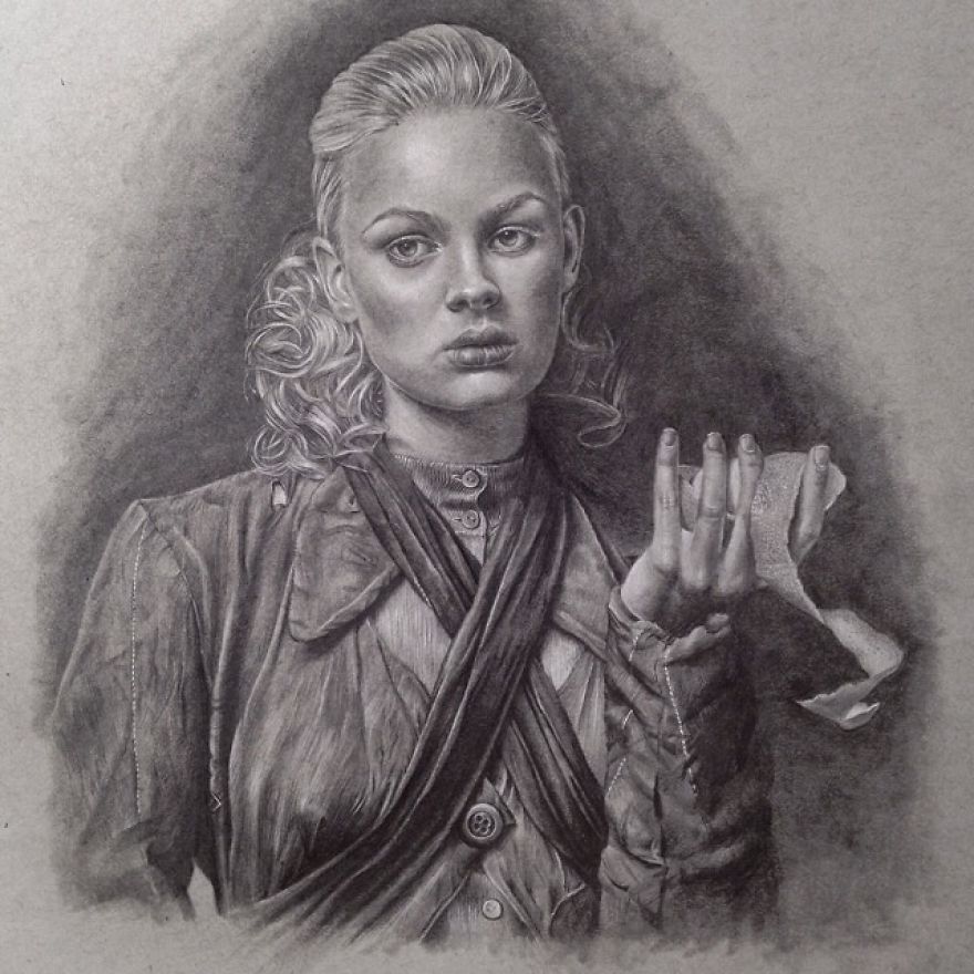 Artist Makes Hyper Realistic Drawings To The Point Where We See The Pores Of The Skin