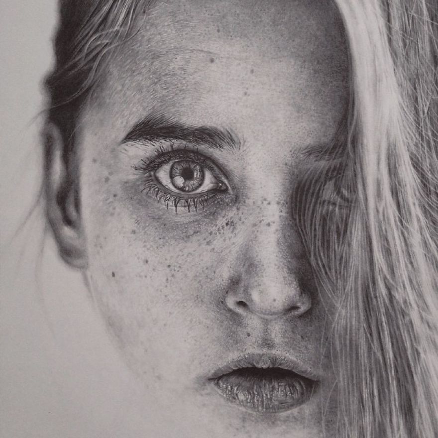 Artist Makes Hyper Realistic Drawings To The Point Where We See The Pores Of The Skin