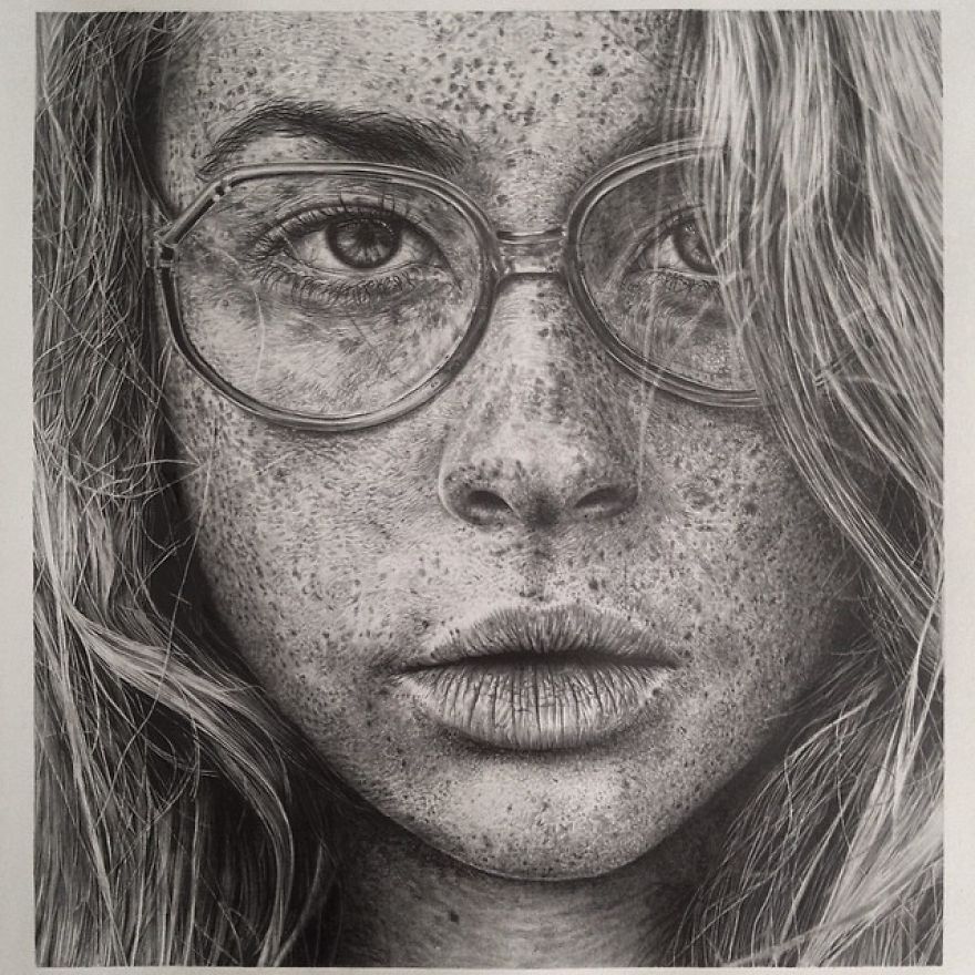 Artist Makes Hyper Realistic Drawings To The Point Where We See The Pores Of The Skin