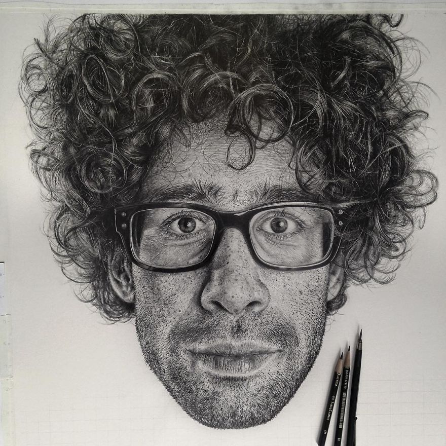 Artist Makes Hyper Realistic Drawings To The Point Where We See The Pores Of The Skin