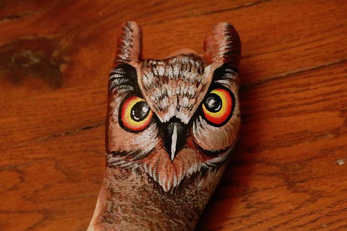 Disabled Girl Paints Herself