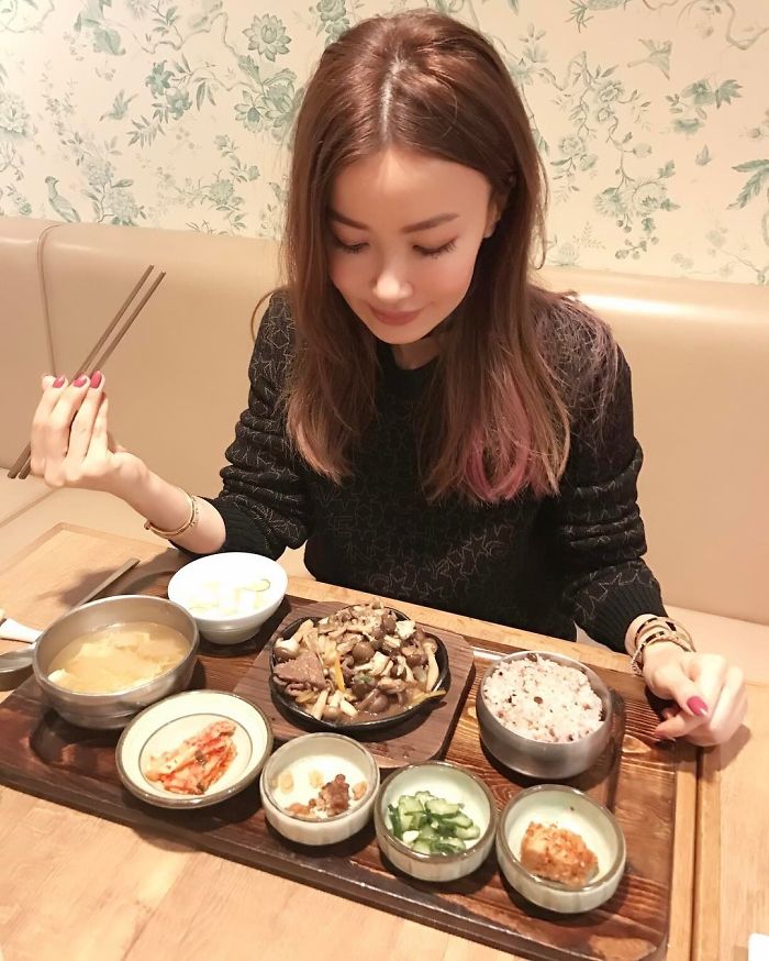 Young-Looking-Japanese-Model-Risa-Hirako