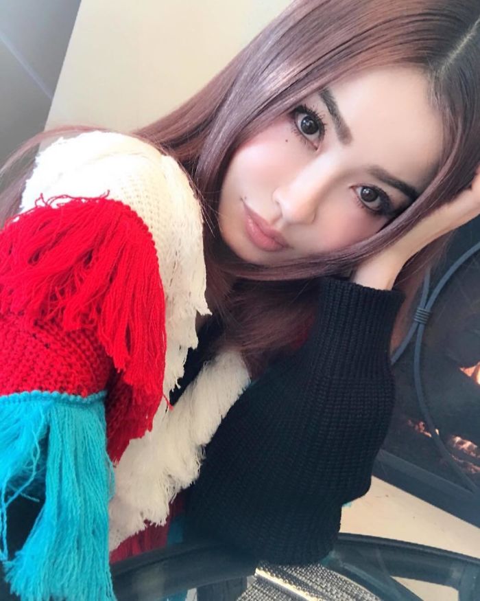 Young-Looking-Japanese-Model-Risa-Hirako