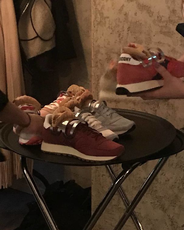 This Was Served To A Group Of 5K+(A Few Are A Million) Followers In A Restaurant In Stockholm. Yes, Those Are Tacos, Served In Shoes