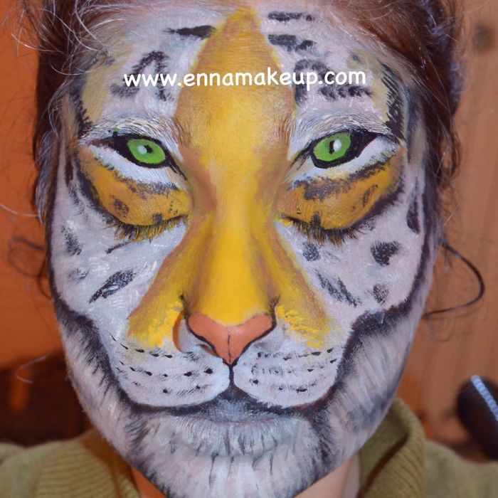 Disabled Girl Paints Herself