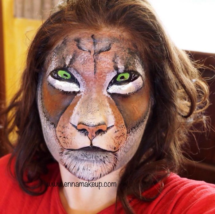 Disabled Girl Paints Herself