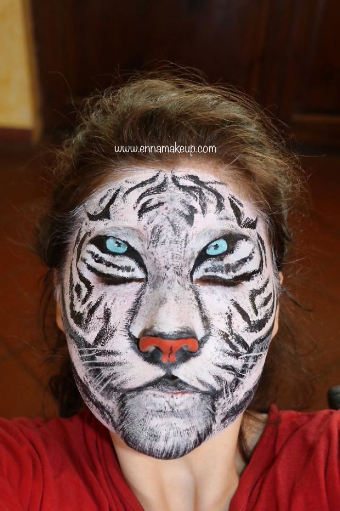 Disabled Girl Paints Herself