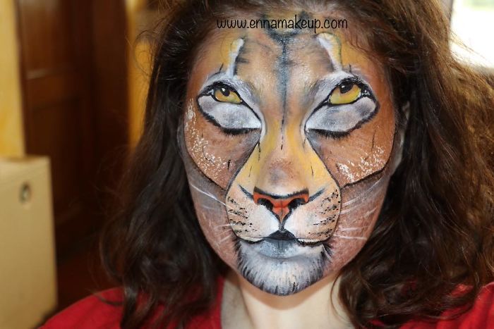 Disabled Girl Paints Herself