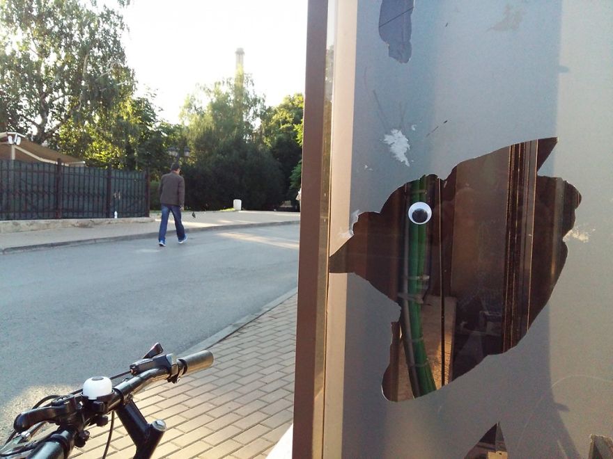 I Bring Bulgarian Streets To Life By Putting Googly Eyes On Random Objects (New Pics)