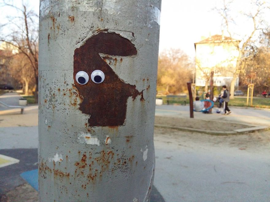I Bring Bulgarian Streets To Life By Putting Googly Eyes On Random Objects (New Pics)