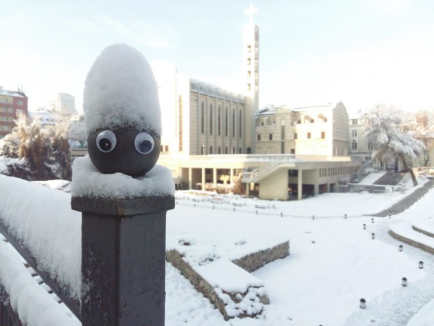 I Bring Bulgarian Streets To Life By Putting Googly Eyes On Random Objects (New Pics)