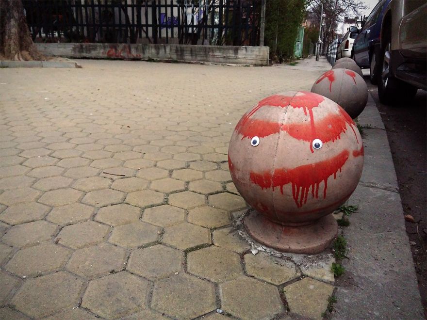 I Bring Bulgarian Streets To Life By Putting Googly Eyes On Random Objects (New Pics)
