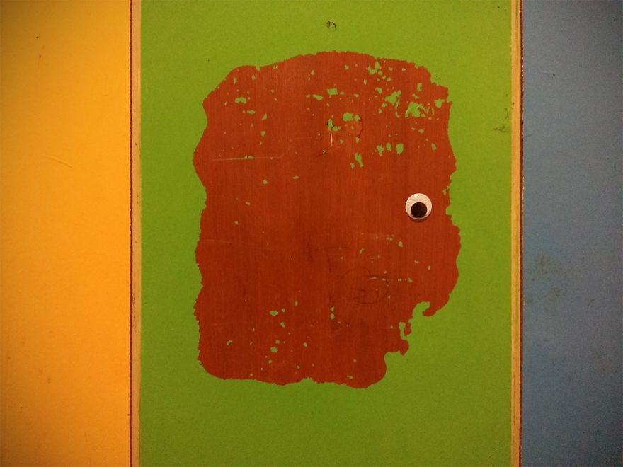 I Bring Bulgarian Streets To Life By Putting Googly Eyes On Random Objects (New Pics)