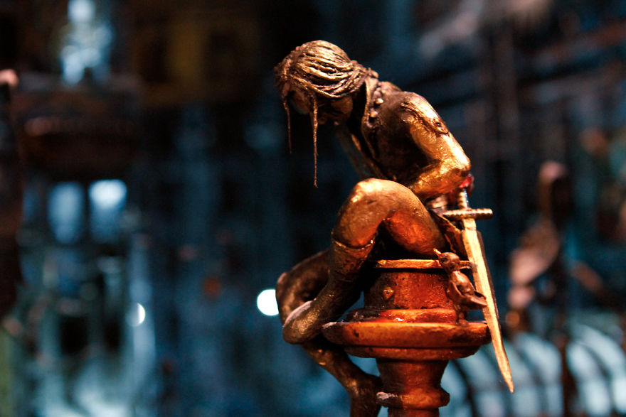 I Created A Modern Oscar Wilde’s ‘Happy Prince’ Miniature I Created A Modern Oscar Wilde’s ‘Happy Prince’ Miniature