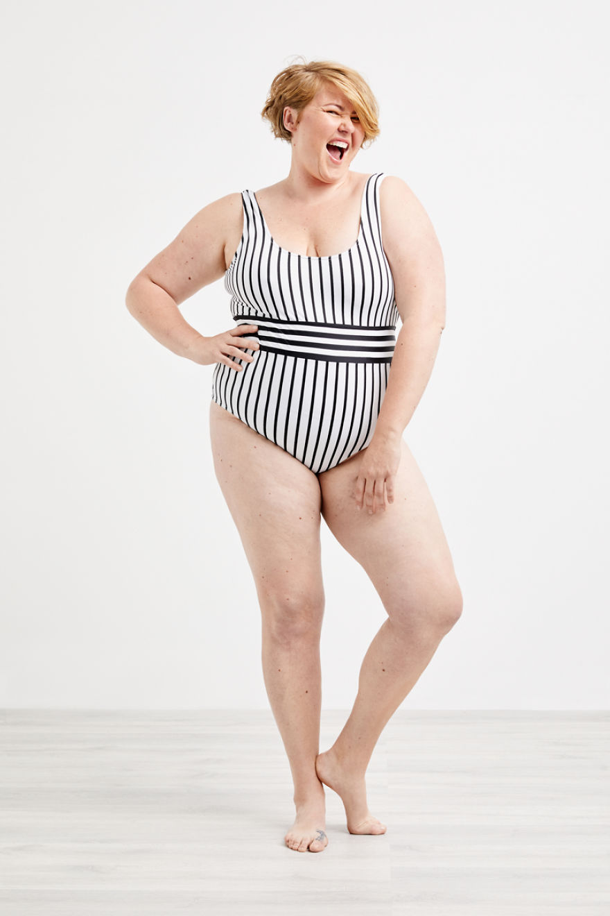 10 Women Pose In Swimsuits To Show That Every Body Is A Summer Body 10 Women Pose In Swimsuits To Show That Every Body Is A Summer Body