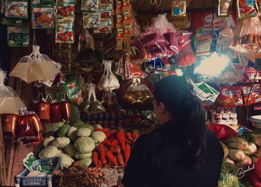 I Took Early Morning Pictures Of Intimate Market Scene In Philippines Using My Iphone