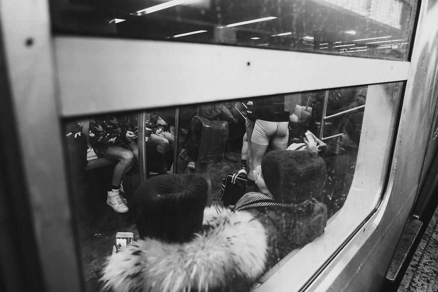 Photographer Captures The Faces Of The New York Subway In Fantastic Black And White Images