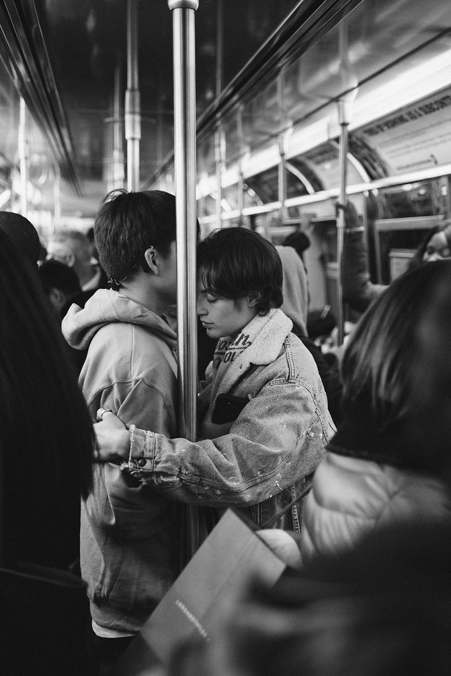 Photographer Captures The Faces Of The New York Subway In Fantastic Black And White Images