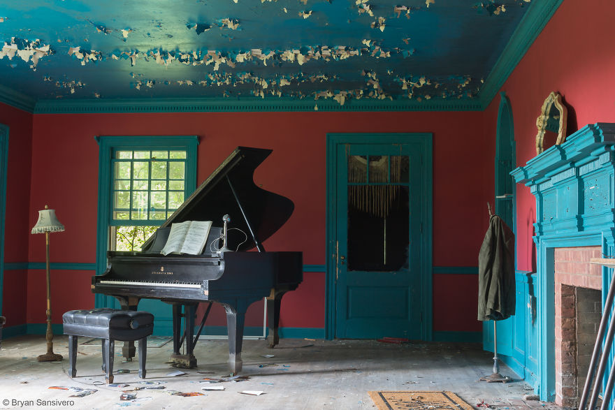 I Found An Abandoned Alice In Wonderland Mansion In New York I Found An Abandoned Alice In Wonderland Mansion In New York