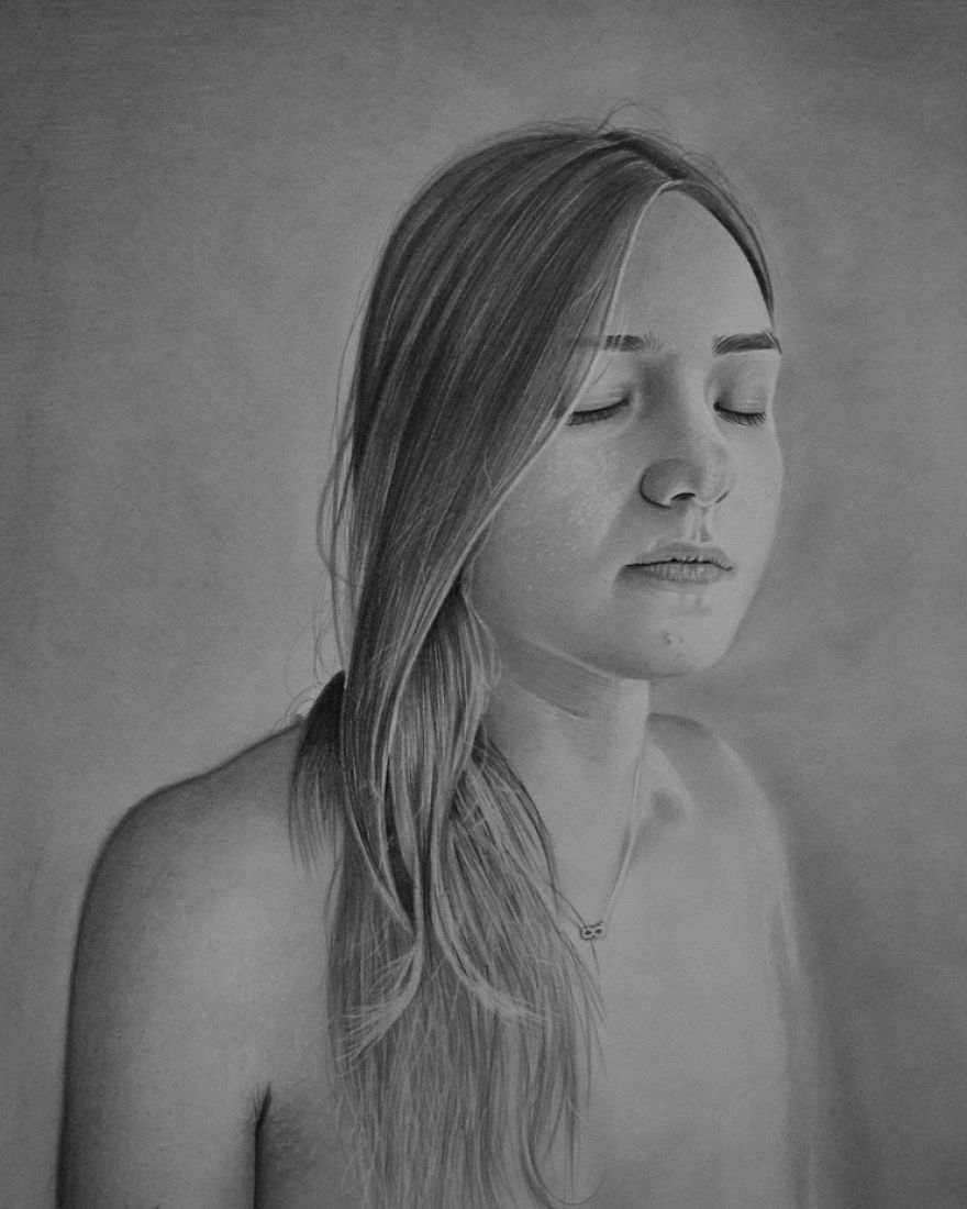 Despite Being Born Without Arms, I Still Managed To Fulfill My Dream Of Opening A Solo Exhibition In NYC