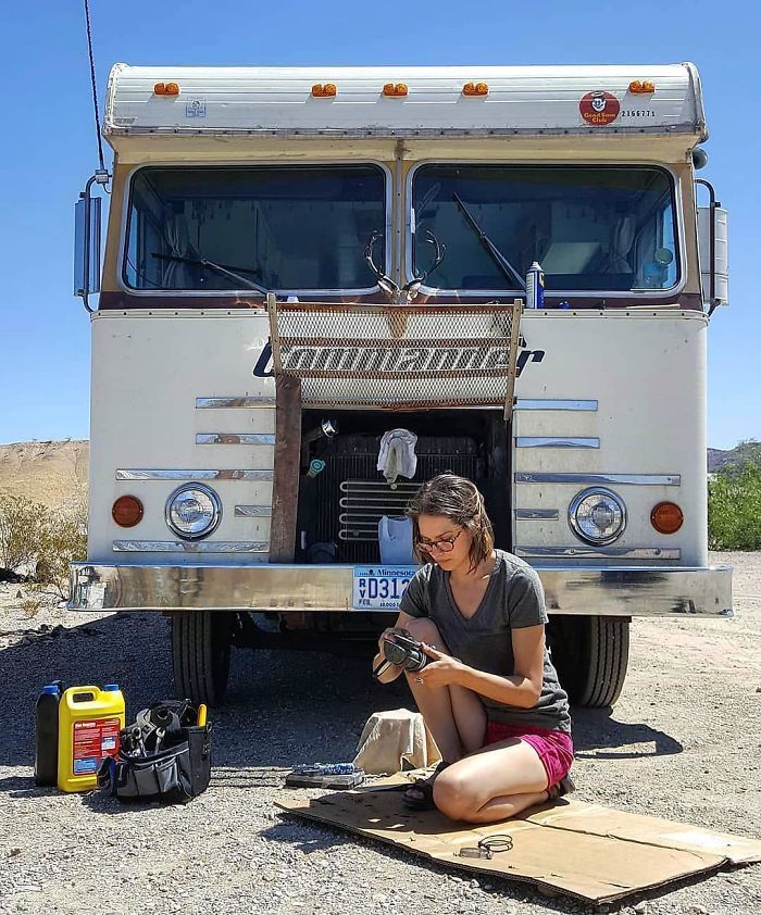 14 Inspiring Stories Of People Who Chose "The Vanlife" And Left Their Conventional Homes Behind 14 Inspiring Stories Of People Who Chose "The Vanlife" And Left Their Conventional Homes Behind