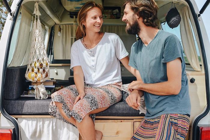 14 Inspiring Stories Of People Who Chose "The Vanlife" And Left Their Conventional Homes Behind 14 Inspiring Stories Of People Who Chose "The Vanlife" And Left Their Conventional Homes Behind