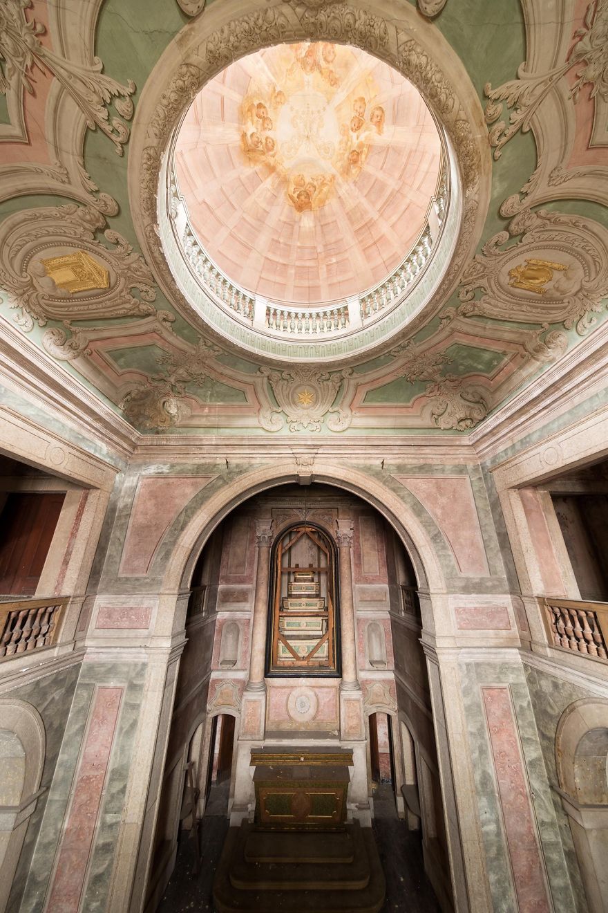 Wonderful Pictures Of Abandoned Places