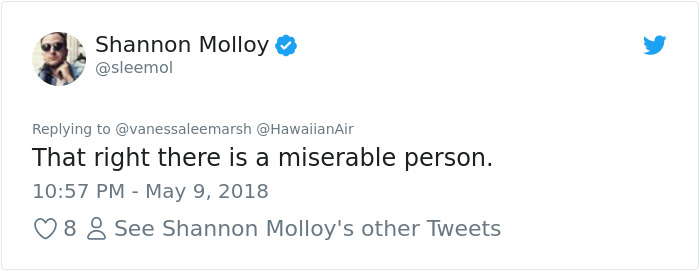 airport-luggage-trowing-hawaiianair-19 airport-luggage-trowing-hawaiianair-19