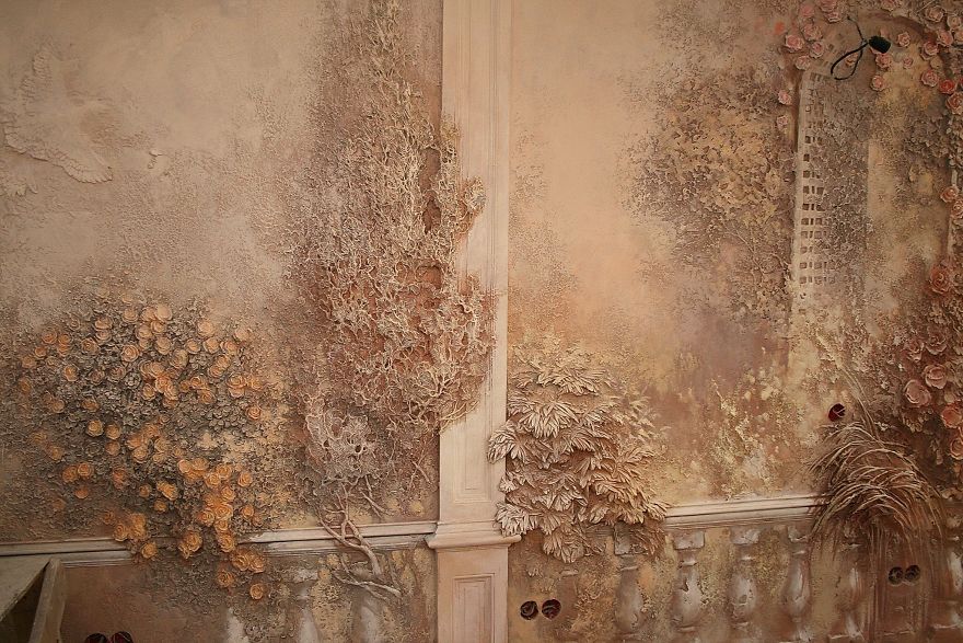 Russian Artist Uses Ancient Technique To Turn Walls Into Art, And The Result Is Gorgeous