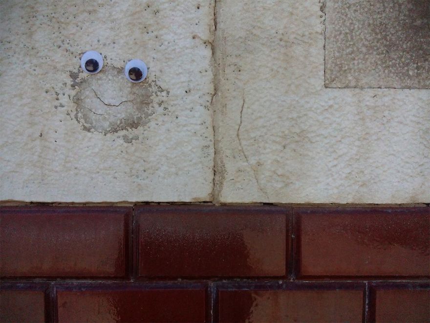 I Bring Bulgarian Streets To Life By Putting Googly Eyes On Random Objects (New Pics)