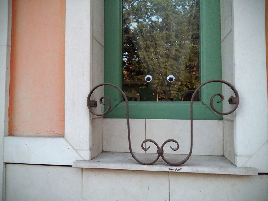 I Bring Bulgarian Streets To Life By Putting Googly Eyes On Random Objects (New Pics)