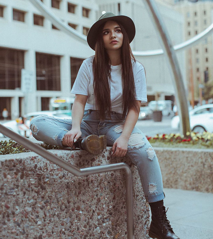 Fan Recreated Tom Holland's Photoshoot To Get His Attention, Didn't Expect His Response Fan Recreated Tom Holland's Photoshoot To Get His Attention, Didn't Expect His Response