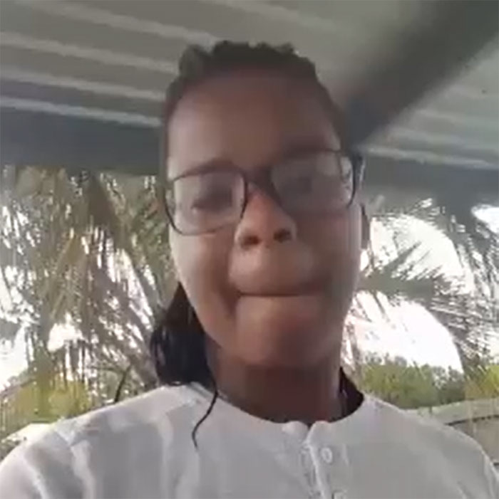 People Accuse Girls Of Being Racist For "Refusing" To Hold A Black Girl's Hand, Then The Girl's Mom Responds