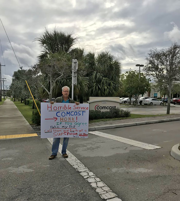 On My Way To Return Comcast’s Shitty Hardware And Stumble Across This Hero