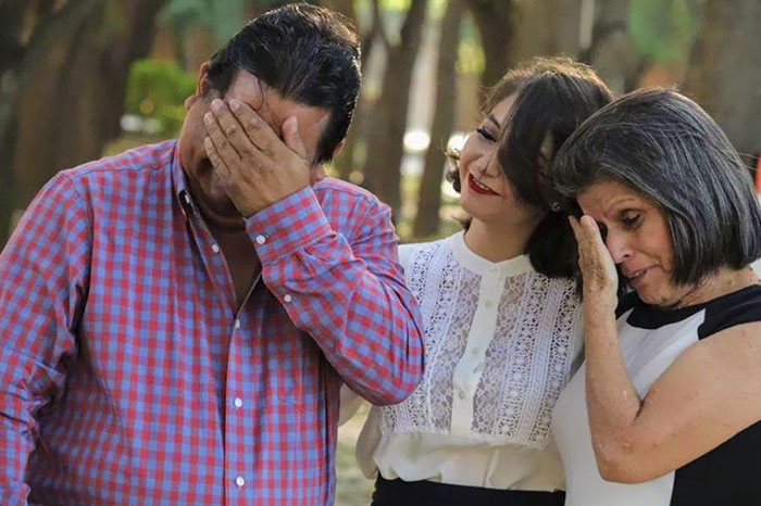 After Disappointing His Parents, This Guy Spent 6 Years To Create This Surprise And Their Reaction Will Make You Cry After Disappointing His Parents, This Guy Spent 6 Years To Create This Surprise And Their Reaction Will Make You Cry