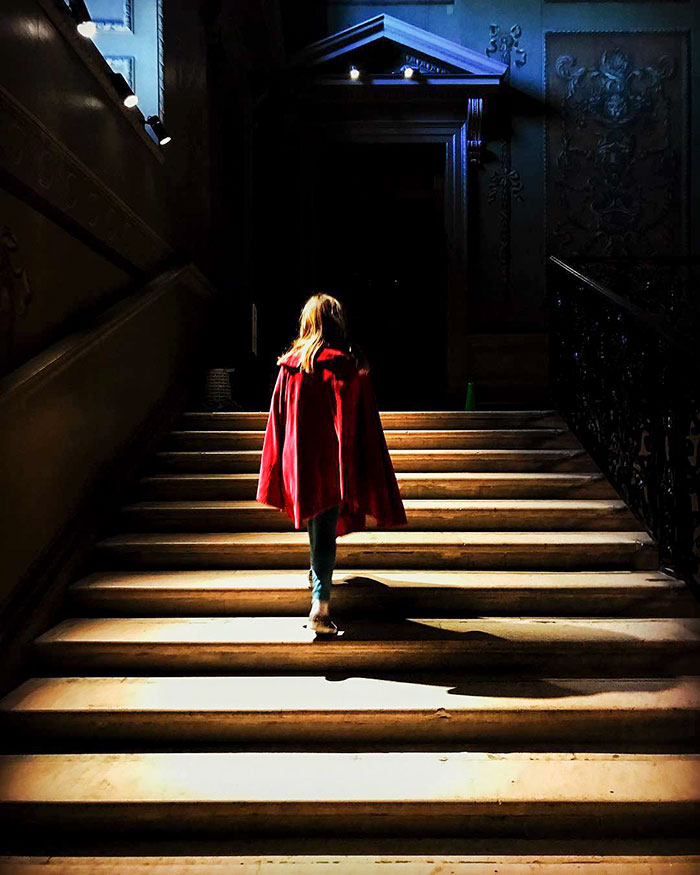 Girl Crushes Gender Norms With Her Costume For School Medieval Feast, Inspired By Her Historian Dad Girl Crushes Gender Norms With Her Costume For School Medieval Feast, Inspired By Her Historian Dad