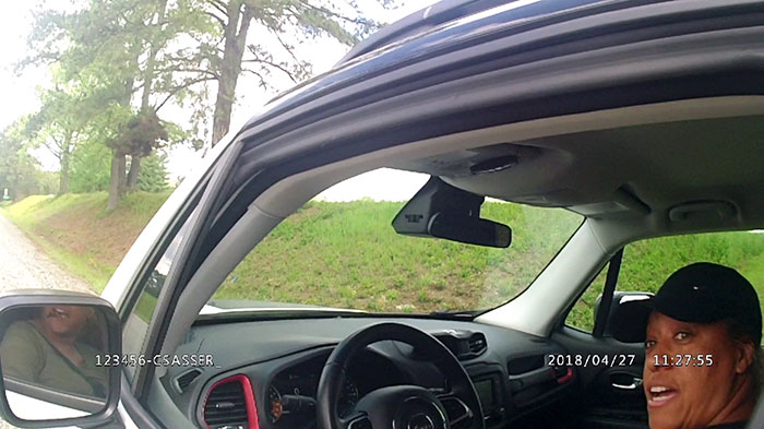 Woman Accuses Cop Of Racism, Gets Surprise Of A Lifetime When Police Release His Body Cam Footage Woman Accuses Cop Of Racism, Gets Surprise Of A Lifetime When Police Release His Body Cam Footage
