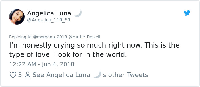 Jobless Handicapped Dad Surprises His Daughter With A Small But Selfless Gift And Now The Internet Can't Stop Crying Jobless Handicapped Dad Surprises His Daughter With A Small But Selfless Gift And Now The Internet Can't Stop Crying