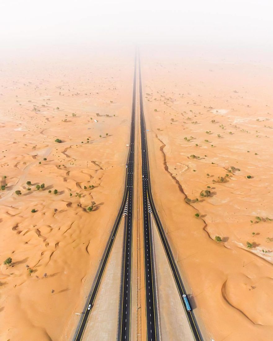 Desert Road (Dubai, United Arab Emirates)