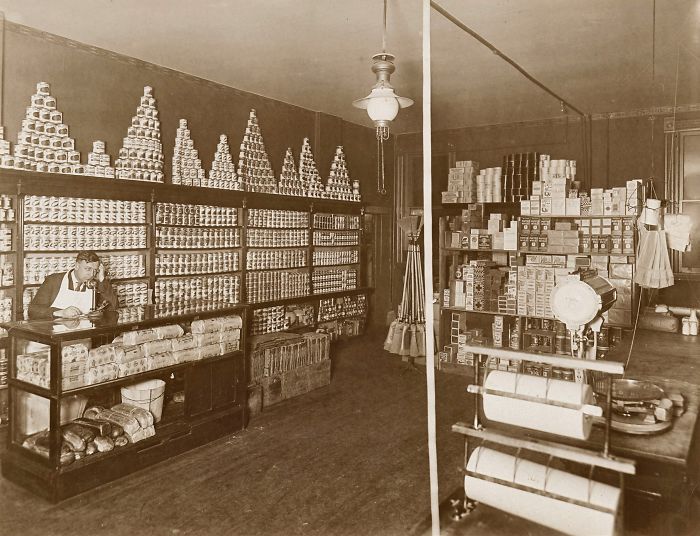 1920 Interior View Of A Chicago Grocery