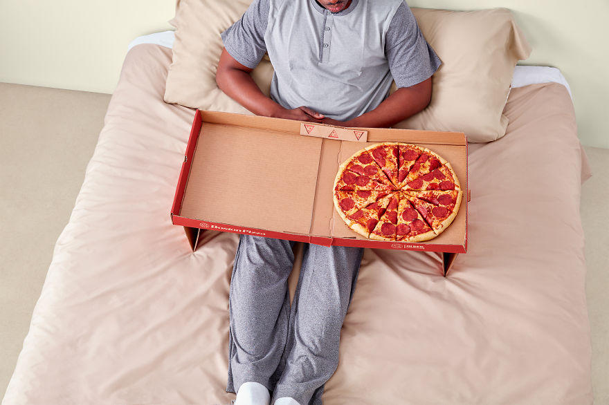 We Made A Pizza Box That Turns Into A Tray For Eating In Bed