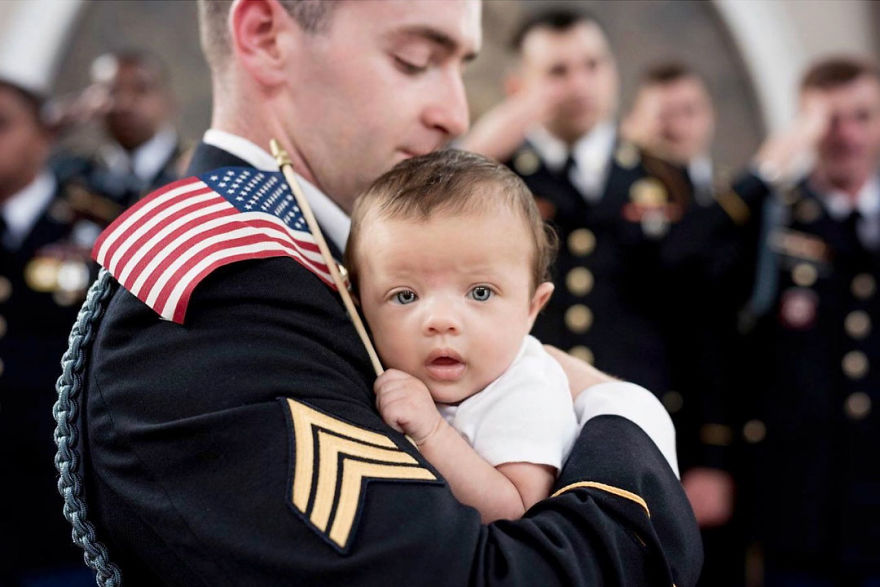 Pictures From Photoshoot Of Army 'Brothers' And Baby Daughter Of A Fallen Soldier Went Viral And It's Clear Why
