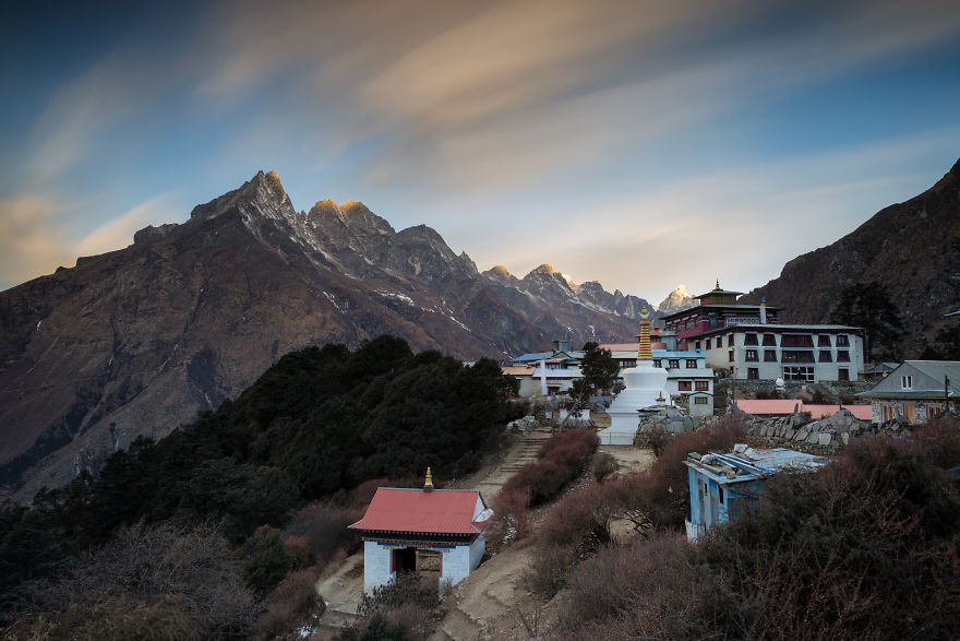 I Fulfilled A Life Dream By Volunteering In Nepal And Hiking The Worlds Most Epic Mountains I Fulfilled A Life Dream By Volunteering In Nepal And Hiking The Worlds Most Epic Mountains
