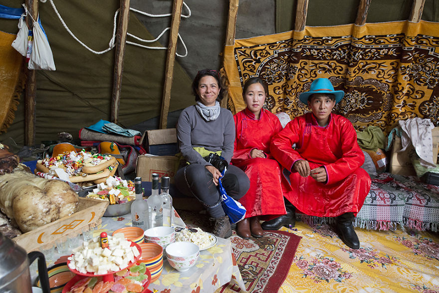 Раньше здесь жило много монгол раскрой. Традиции Монголии. Монгольские обычаи. Традиции монголов. Жизнь в Монголии.