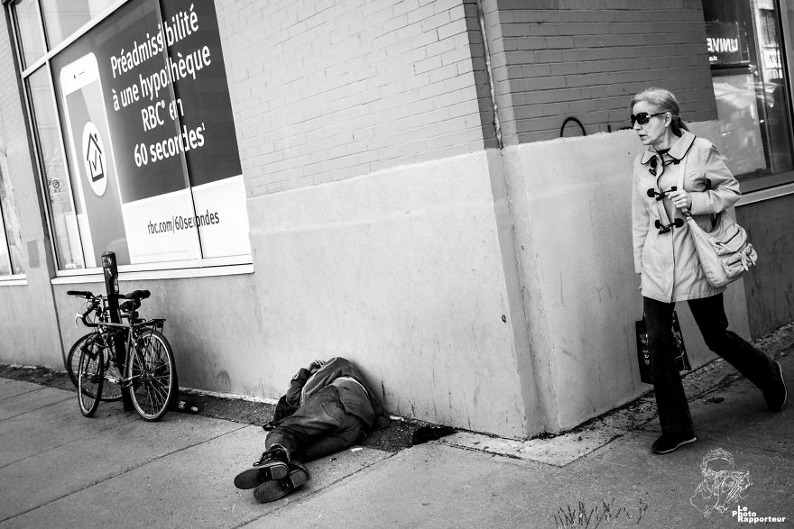 On Wednesday, May 9th 2018 At 11:07am, A Man Was Dreaming Of The Day He Too Would Qualify For A Mortgage. [the Ad Translates To: Pre-Qualification To An Rbc Mortgage In 60 Seconds]