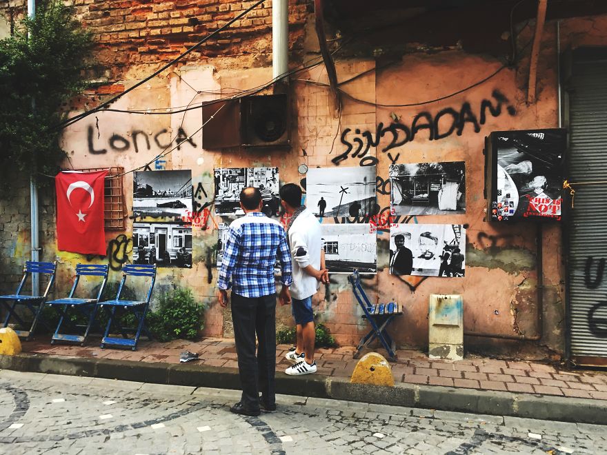 I Said 'This Is Not Instagram' And I Put My Photos On Walls In Gypsy Neighborhood I Said 'This Is Not Instagram' And I Put My Photos On Walls In Gypsy Neighborhood